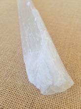 Load image into Gallery viewer, Selenite Log