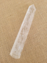 Load image into Gallery viewer, Clear Quartz Point