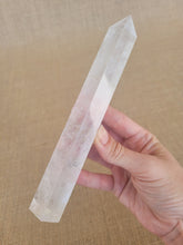 Load image into Gallery viewer, Clear Quartz Point