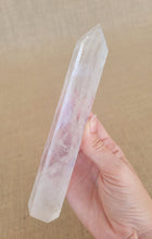 Load image into Gallery viewer, Clear Quartz Point