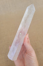 Load image into Gallery viewer, Clear Quartz Point