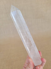 Load image into Gallery viewer, Clear Quartz Point