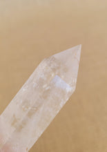 Load image into Gallery viewer, Clear Quartz Point