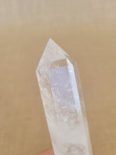 Load image into Gallery viewer, Clear Quartz Point