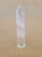 Load image into Gallery viewer, Clear Quartz Point