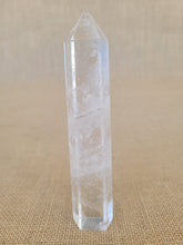 Load image into Gallery viewer, Clear Quartz Point