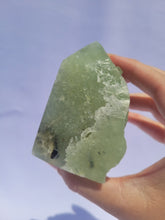 Load image into Gallery viewer, Prehnite Point
