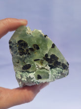 Load image into Gallery viewer, Prehnite Point
