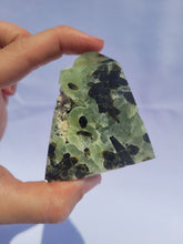 Load image into Gallery viewer, Prehnite Point
