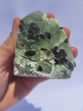 Load image into Gallery viewer, Prehnite Point
