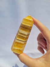 Load image into Gallery viewer, Yellow Fluorite Point

