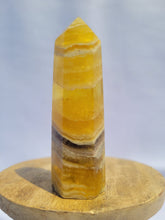 Load image into Gallery viewer, Yellow Fluorite Point
