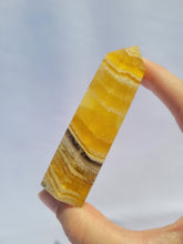 Load image into Gallery viewer, Yellow Fluorite Point
