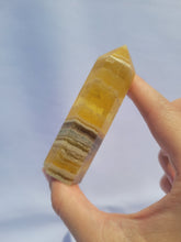 Load image into Gallery viewer, Yellow Fluorite Point
