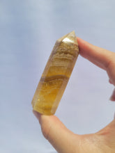 Load image into Gallery viewer, Yellow Fluorite Point
