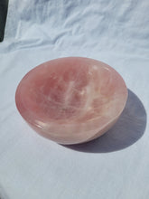 Load image into Gallery viewer, Rose Quartz Bowl
