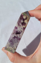 Load image into Gallery viewer, Fluorite Point
